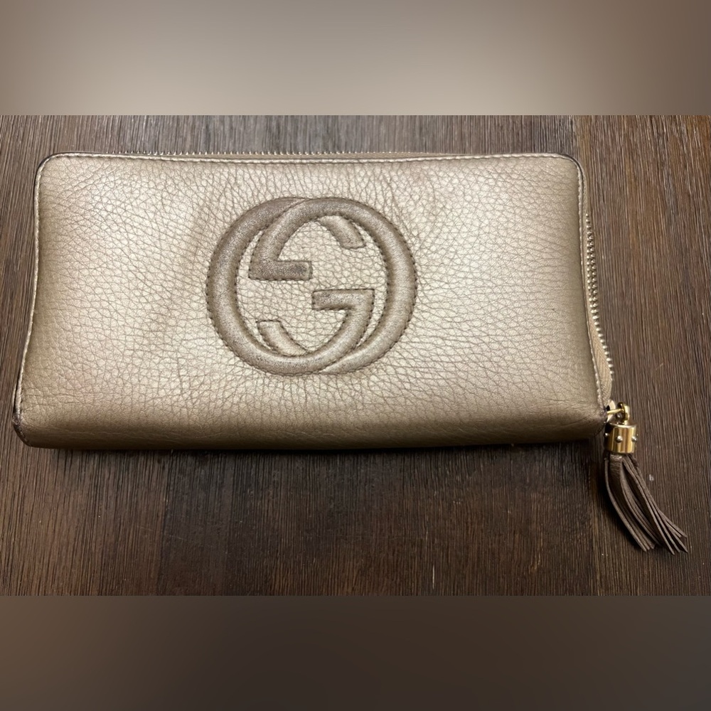 Pre-loved Authentic Gray Gucci Soho Tassel Zip Around Wallet Pebbled Leather